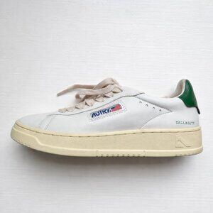 AUTRY Sneakers Medalist Low Sneakers in White and Green Leather- Size 8